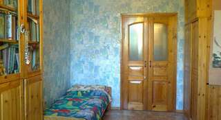 Гостевой дом Проживание в семье в Иркутске Иркутск Трехместный номер с общей ванной комнатой-1